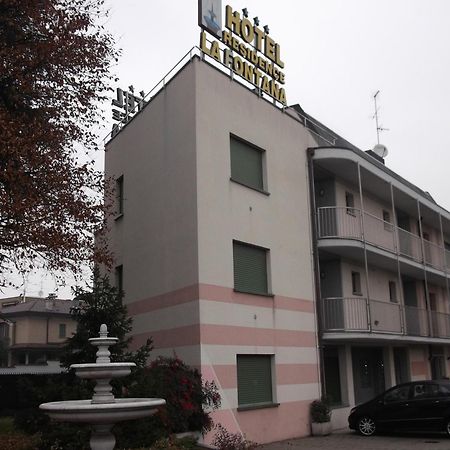 Hotel Residence La Fontana Мариано Коменсе Екстериор снимка
