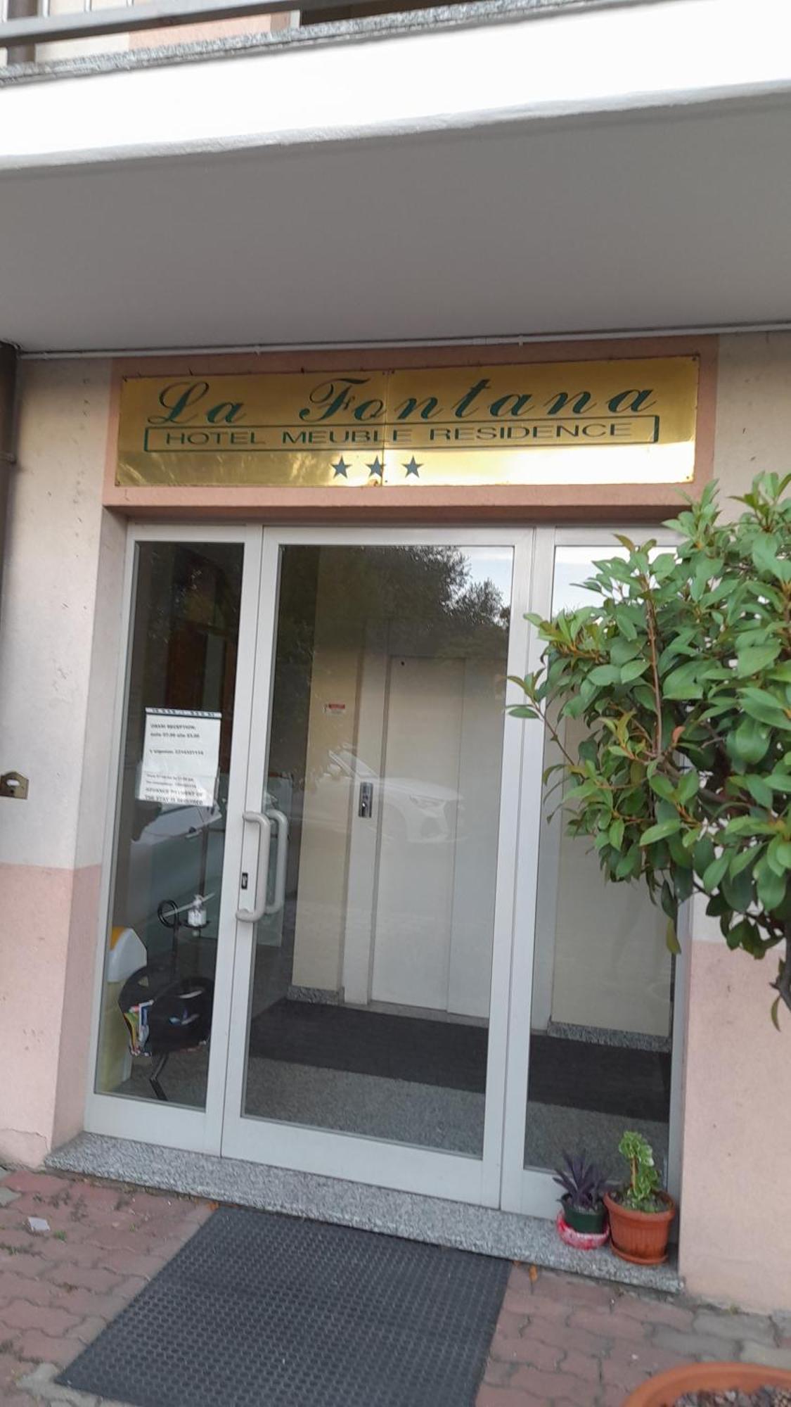 Hotel Residence La Fontana Мариано Коменсе Екстериор снимка