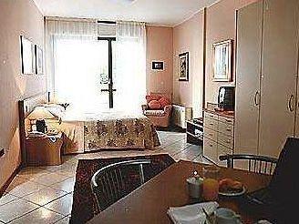 Hotel Residence La Fontana Мариано Коменсе Екстериор снимка