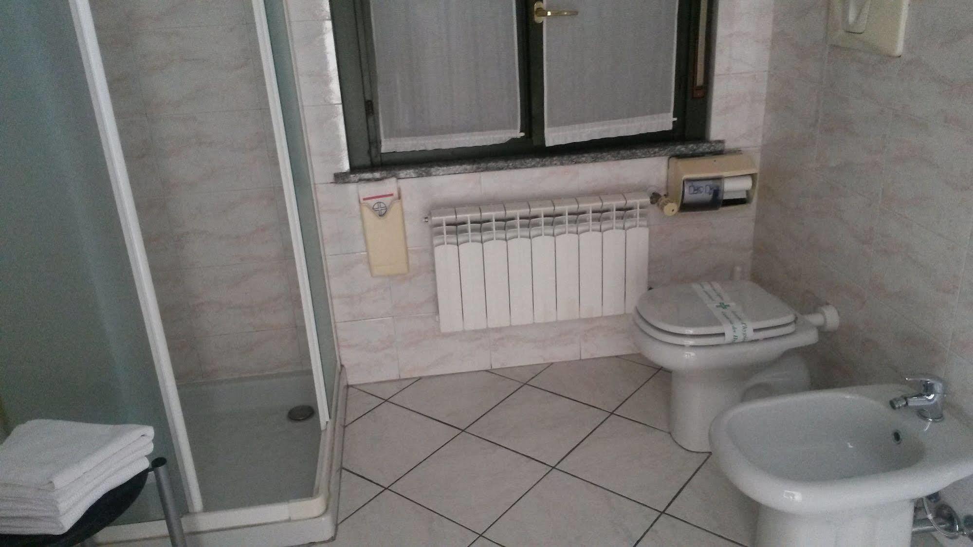 Hotel Residence La Fontana Мариано Коменсе Екстериор снимка